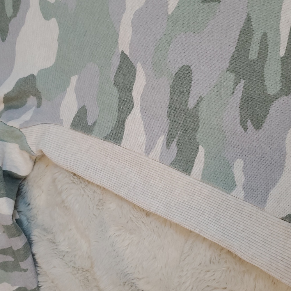 Aerie Light Camo Oversized Sweatshirt XS - Picture 8 of 16